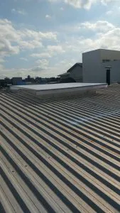 COBERTURA EM LONA TRANSLÚCIDA
