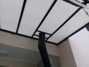 COBERTURA EM POLICARBONATO ALVEOLAR BRANCO