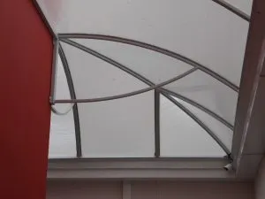 COBERTURA EM POLICARBONATO ALVEOLAR CRISTAL