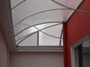 COBERTURA EM POLICARBONATO ALVEOLAR CRISTAL