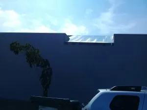 COBERTURA EM POLICARBONATO COMPACTO CRISTAL