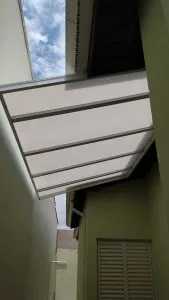 COBERTURA RETA EM POLICARBONATO BRANCO